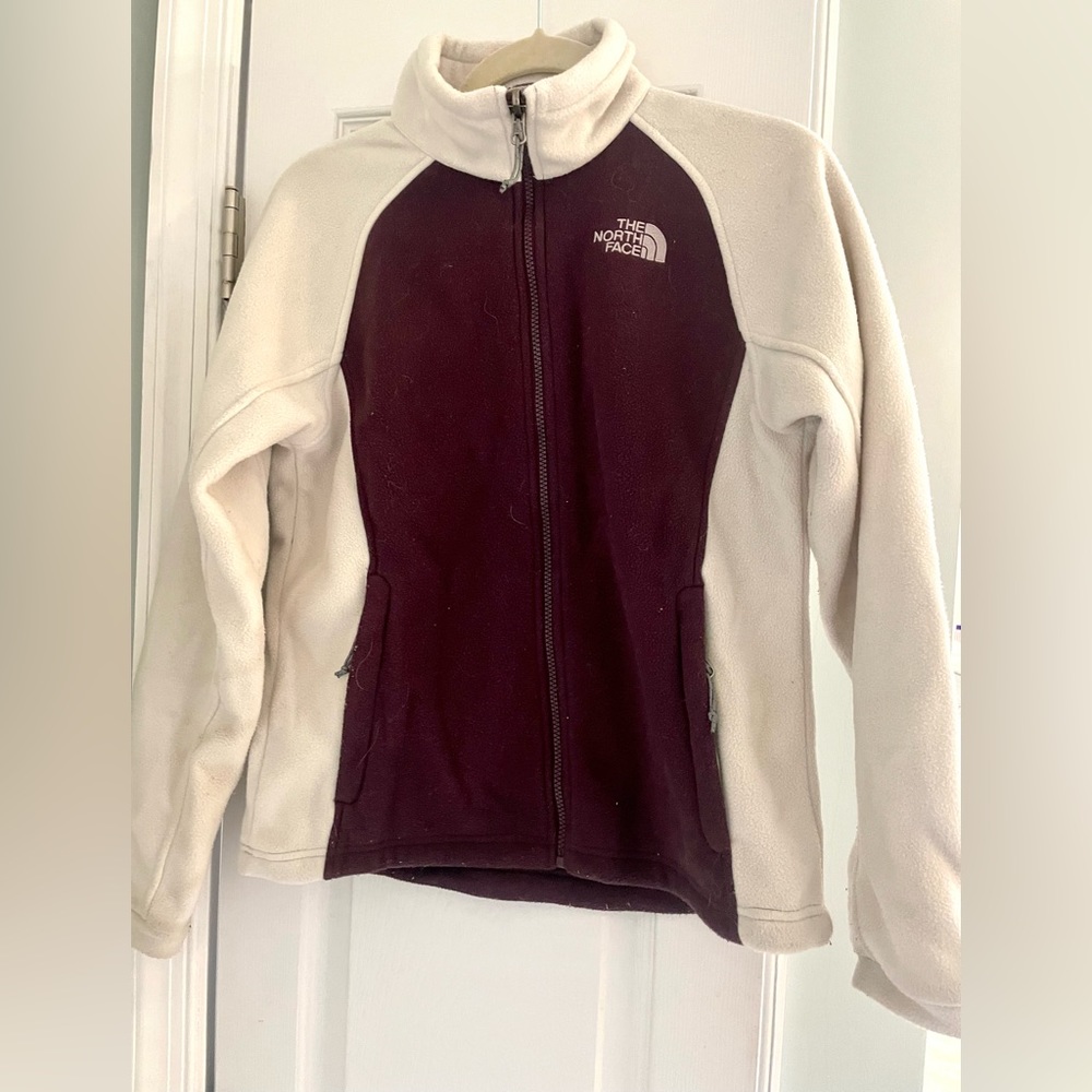 North Face Size Small Fleece. Excellent Used Condition